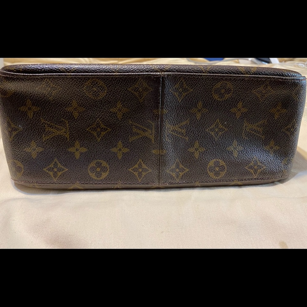 Louis Vuitton Looping GM - Picture 9 of 13